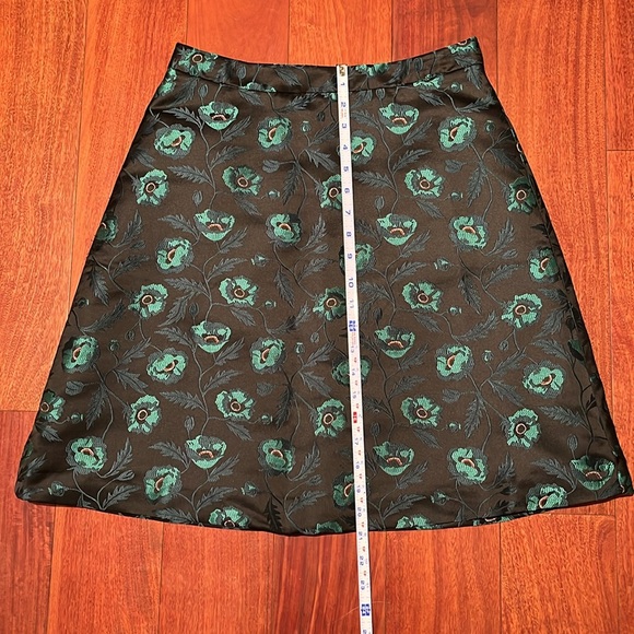 EUC J. Crew Floral Flat Front A-Line Short Mini Skirt Size 4 Black & Green - Picture 4 of 11